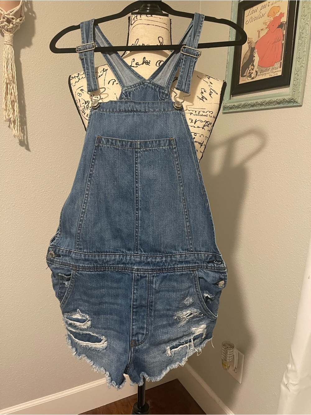 American Eagle Outfitters Distressed Blue Denim Women's Short Overalls